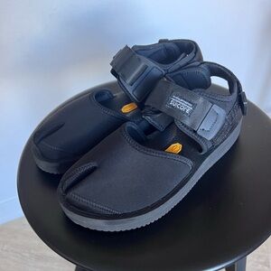 **SOLD** Suicoke BITA-V Tabi Split Toe Shoes Sandals size M5/W7 Black
